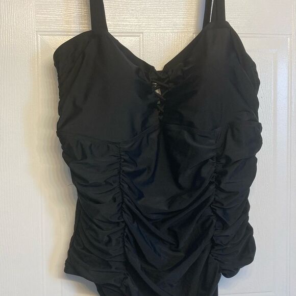 Torrid Slim Fix Lattice Front Swimsuit One Piece Black Ruched Slimming Plus 4X - Picture 2 of 6